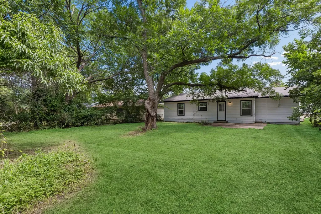 4233 Quails Lane Fort Worth TX 76119