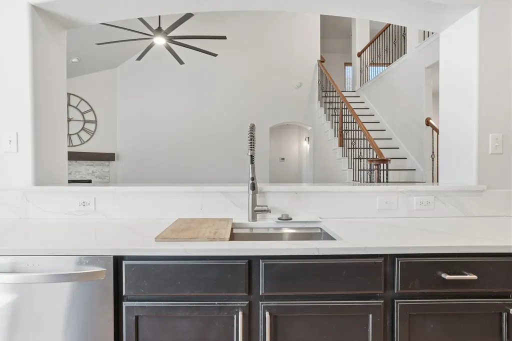 1433 Mesa Crest Drive Fort Worth TX 76052