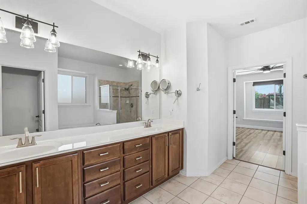1433 Mesa Crest Drive Fort Worth TX 76052