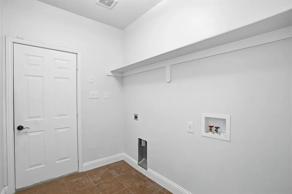 1433 Mesa Crest Drive Fort Worth TX 76052