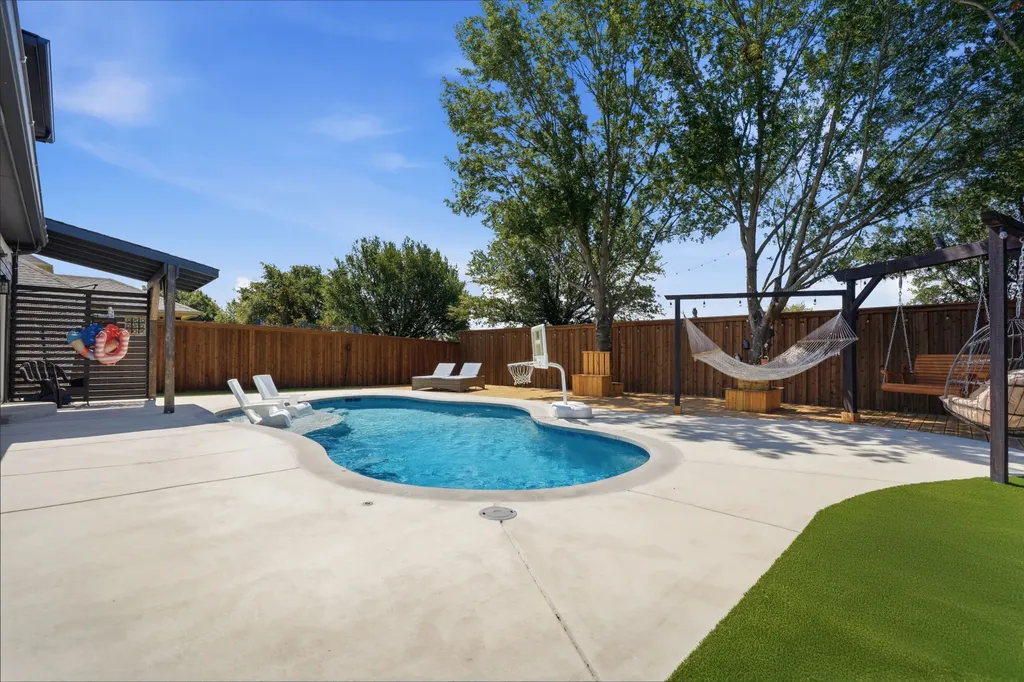 1433 Mesa Crest Drive Fort Worth TX 76052