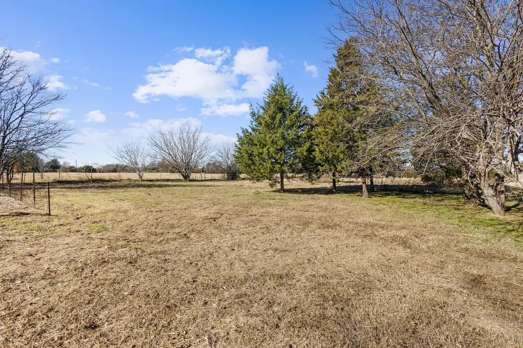 3467 E Farm Market 120 Denison TX 75021