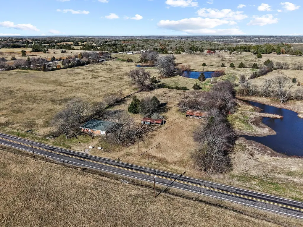 3467 E Farm Market 120 Denison TX 75021