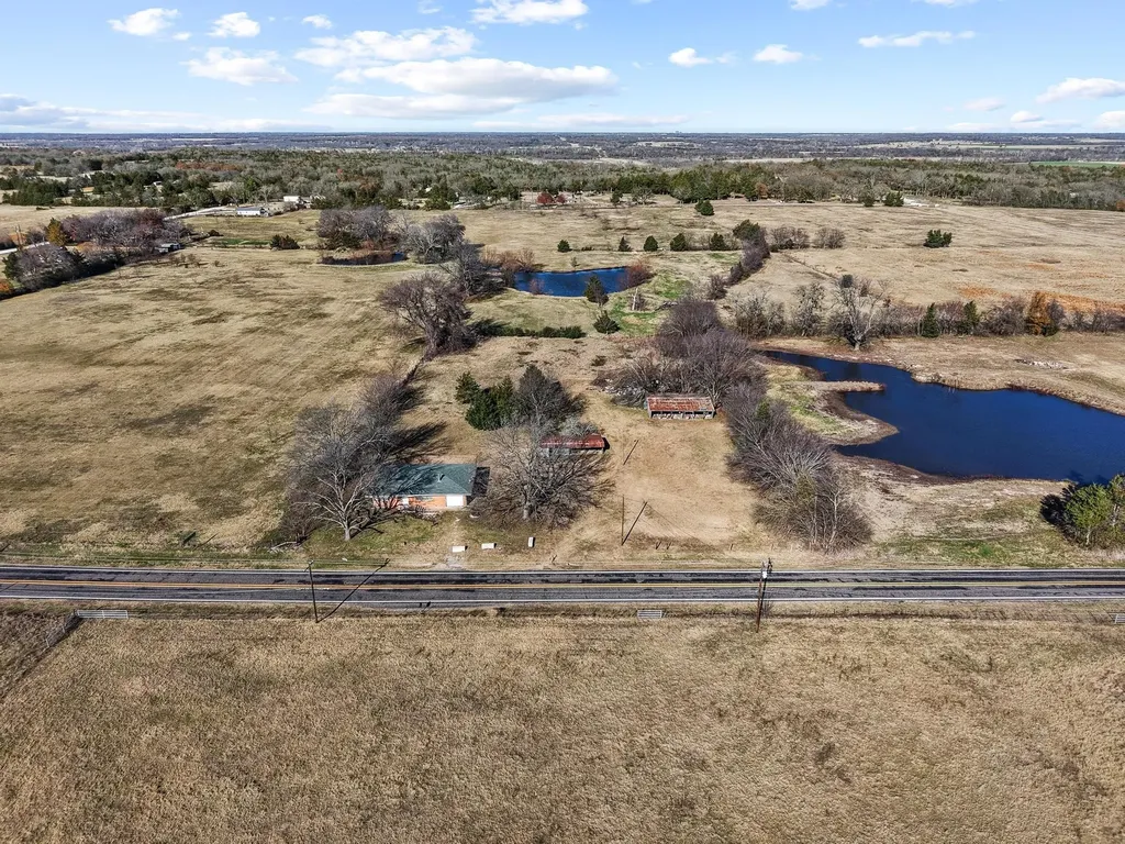 3467 E Farm Market 120 Denison TX 75021