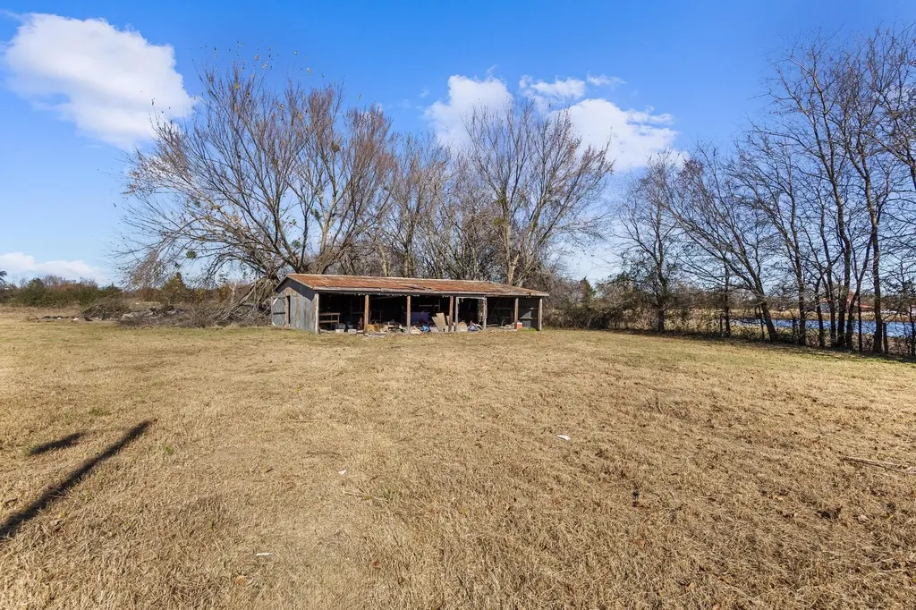 3467 E Farm Market 120 Denison TX 75021