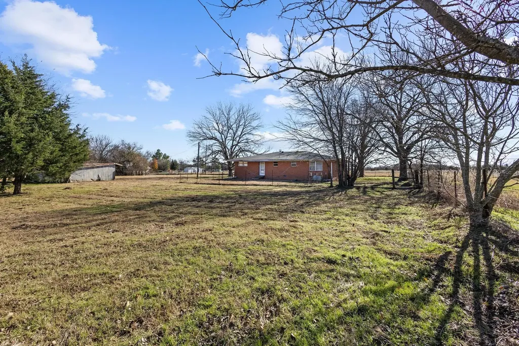 3467 E Farm Market 120 Denison TX 75021