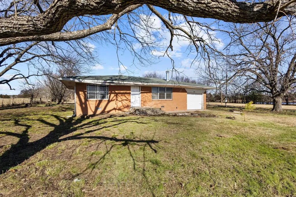 3467 E Farm Market 120 Denison TX 75021