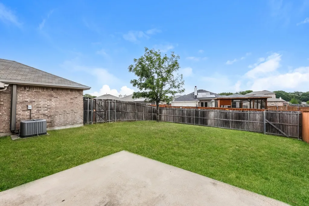 610 Canvas Court Lancaster TX 75146
