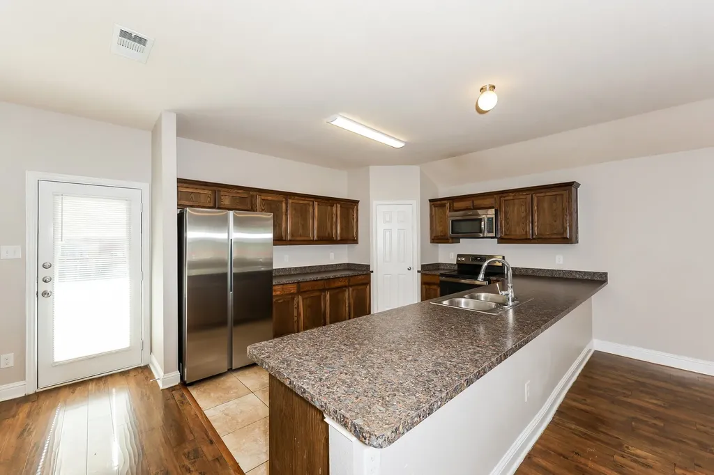 610 Canvas Court Lancaster TX 75146