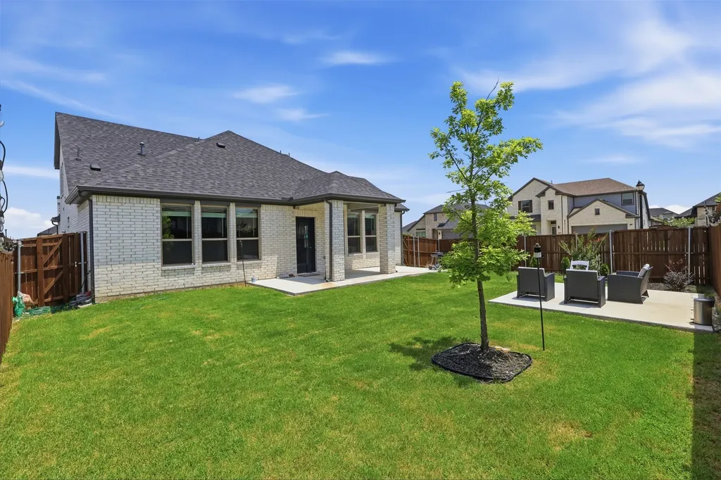 631 Southern Hills Drive Red Oak TX 75154