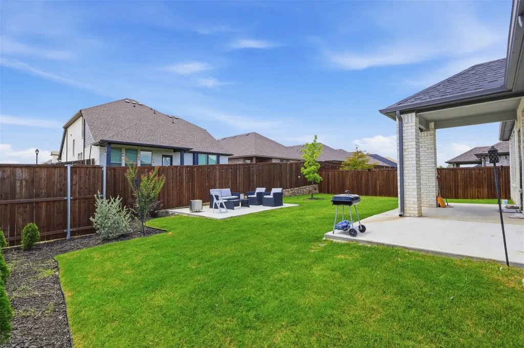 631 Southern Hills Drive Red Oak TX 75154