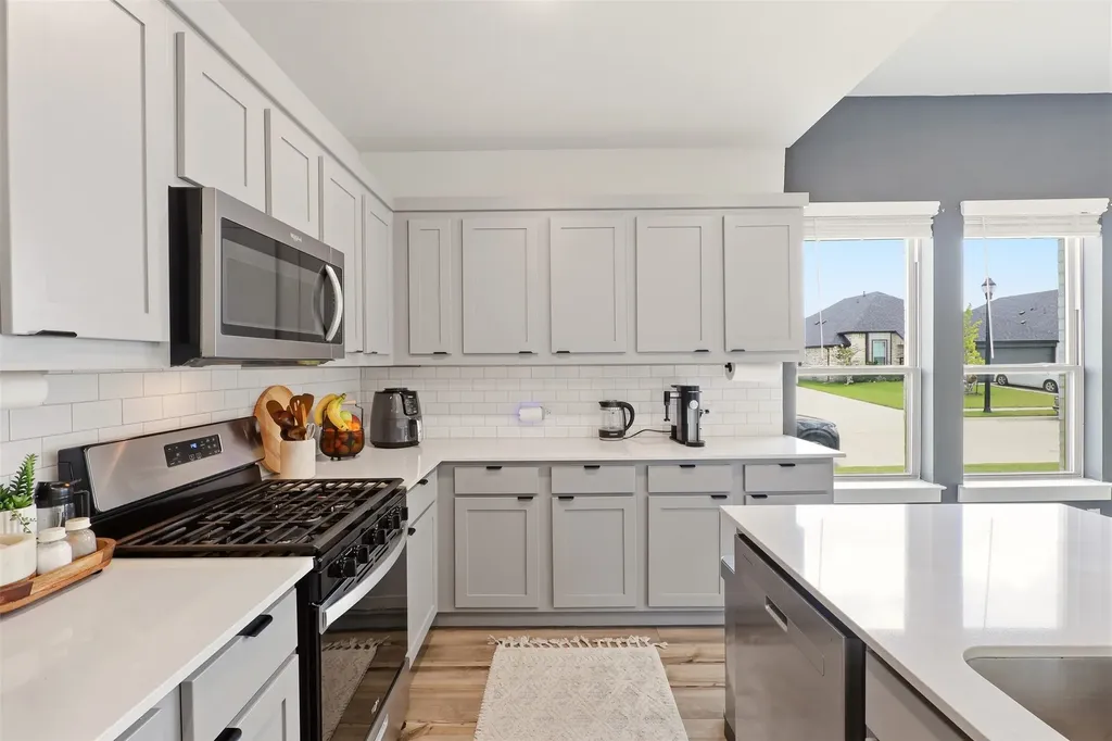 631 Southern Hills Drive Red Oak TX 75154