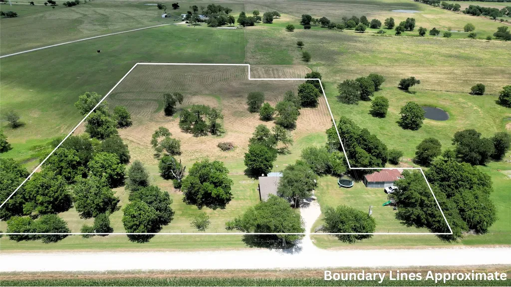 1600 Hcr 2302 S Abbott TX 76621