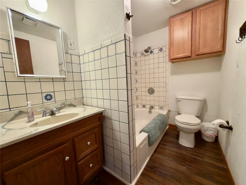 1600 Hcr 2302 S Abbott TX 76621