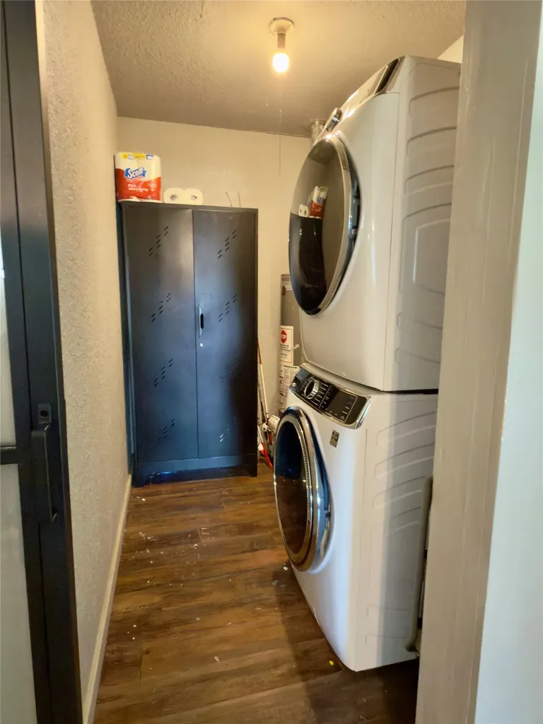 1600 Hcr 2302 S Abbott TX 76621