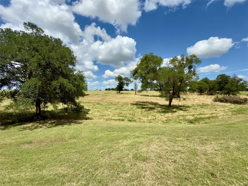 1600 Hcr 2302 S Abbott TX 76621