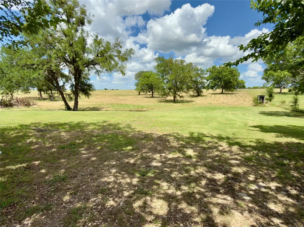 1600 Hcr 2302 S Abbott TX 76621