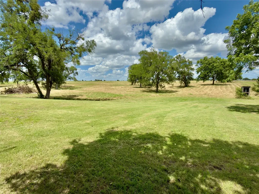 1600 Hcr 2302 S Abbott TX 76621