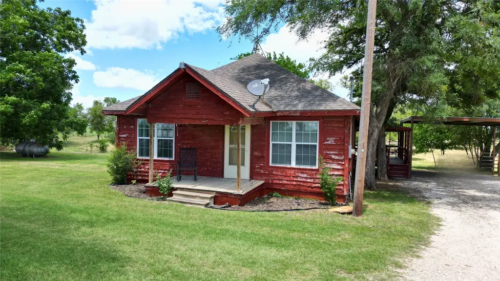 1600 Hcr 2302 S Abbott TX 76621