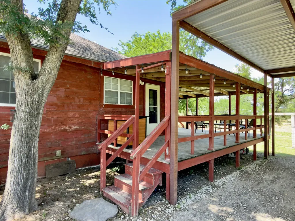 1600 Hcr 2302 S Abbott TX 76621