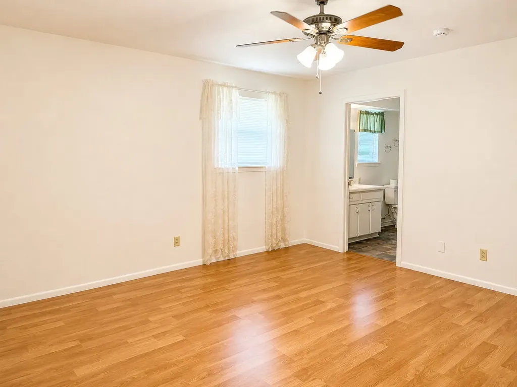 536 E 4th Street Joshua TX 76058