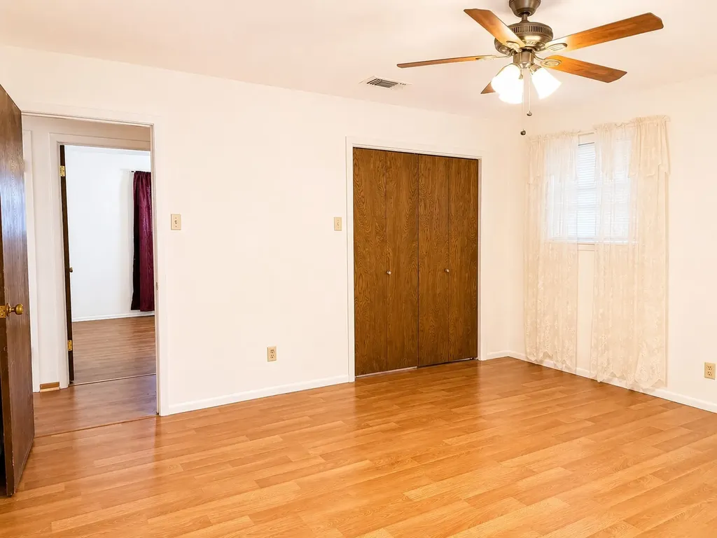536 E 4th Street Joshua TX 76058