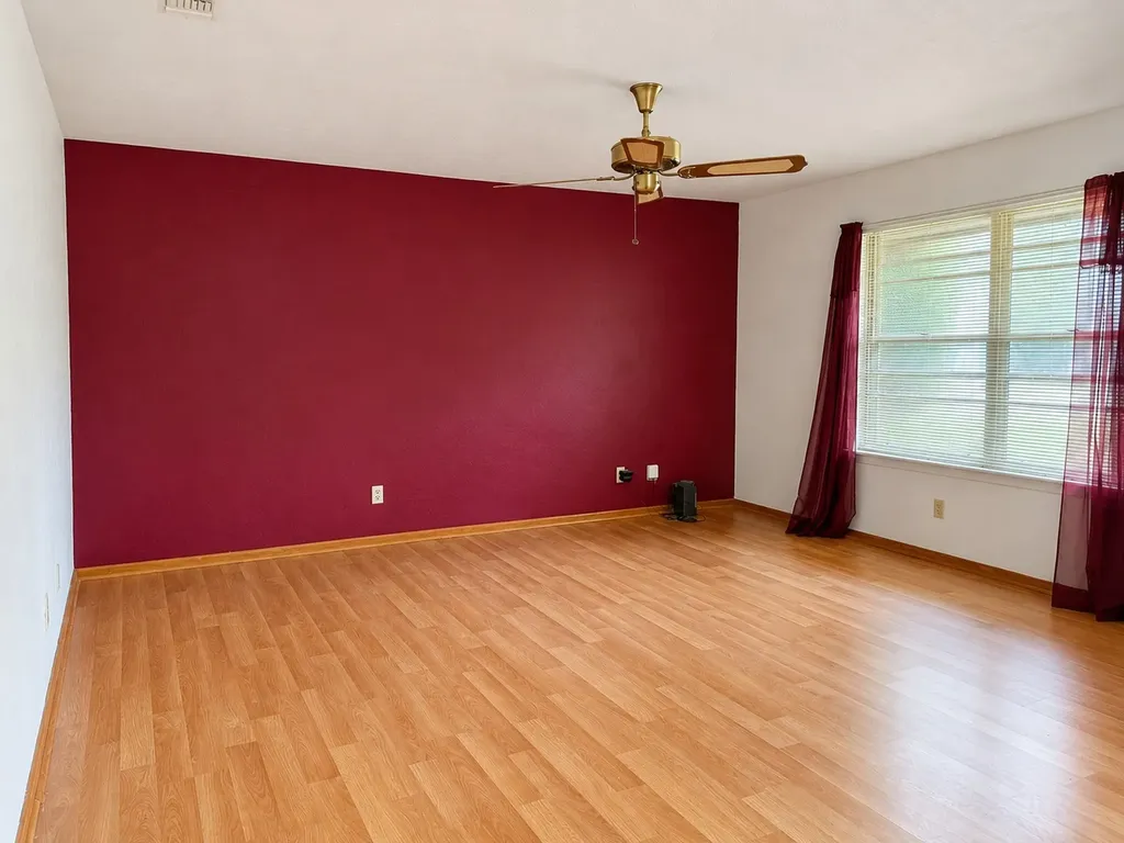 536 E 4th Street Joshua TX 76058