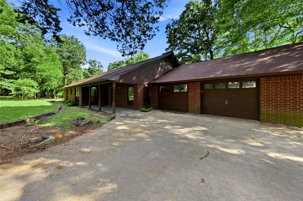 6231 County Road 4511 Athens TX 75752