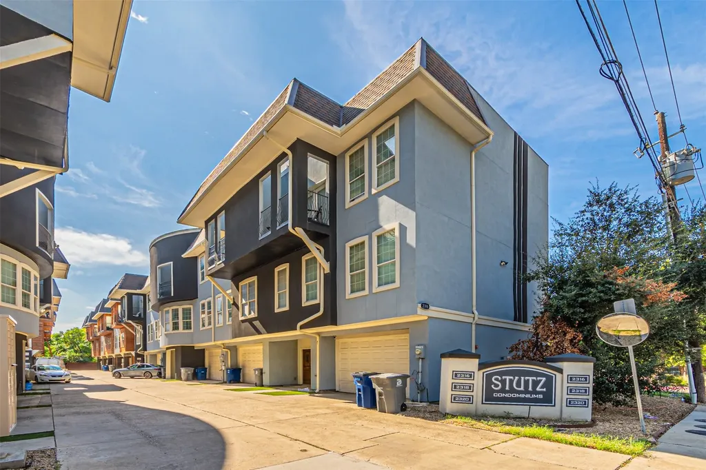 2316 Stutz Drive Dallas TX 75235