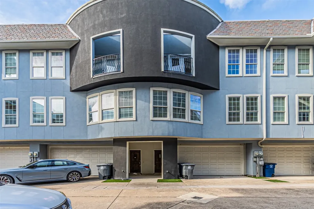 2316 Stutz Drive Dallas TX 75235