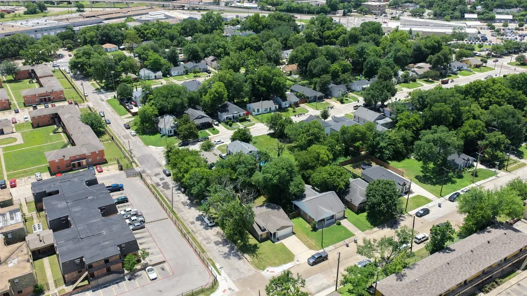 4322 Robert L Parish Sr Avenue Dallas TX 75210
