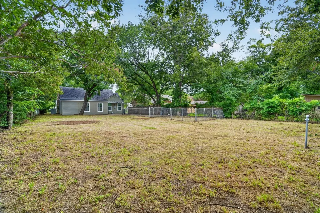 2512 Marigold Avenue Fort Worth TX 76111
