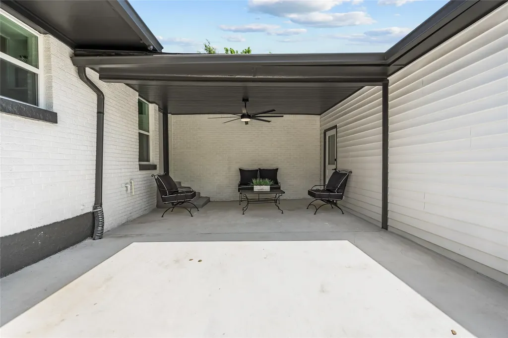 605 Hinton Street Grand Prairie TX 75050
