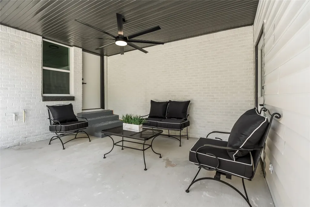 605 Hinton Street Grand Prairie TX 75050