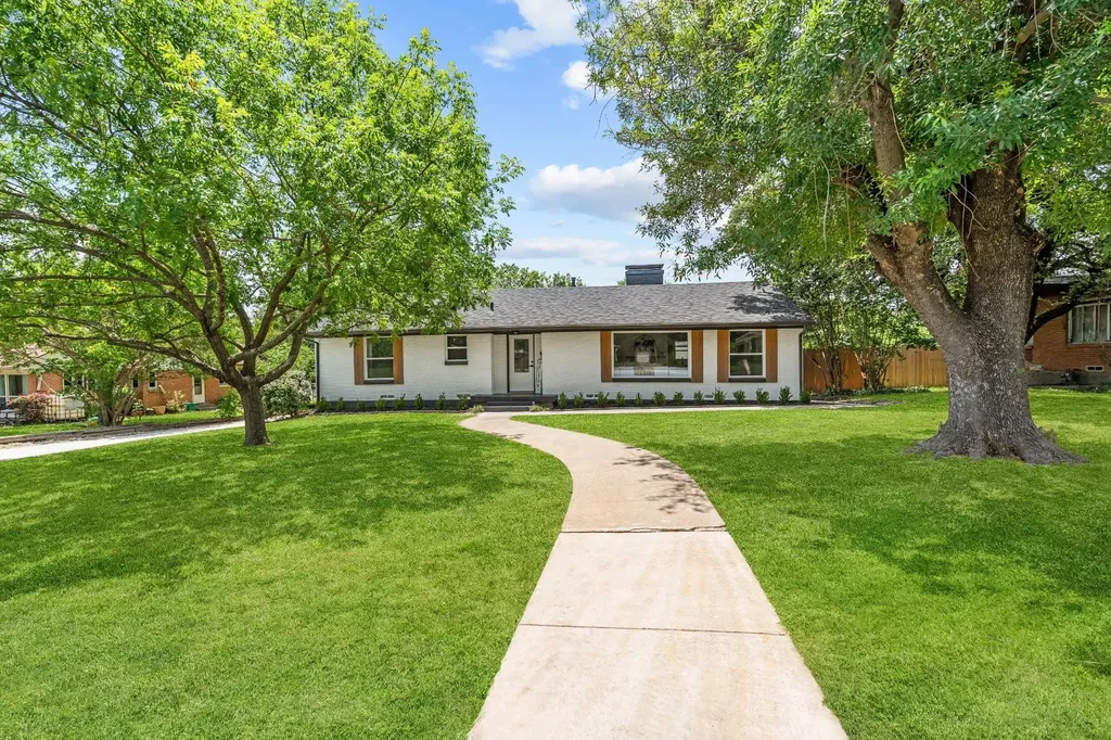 605 Hinton Street Grand Prairie TX 75050