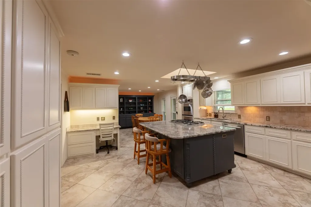 4000 Post Oak Road Flower Mound TX 75022
