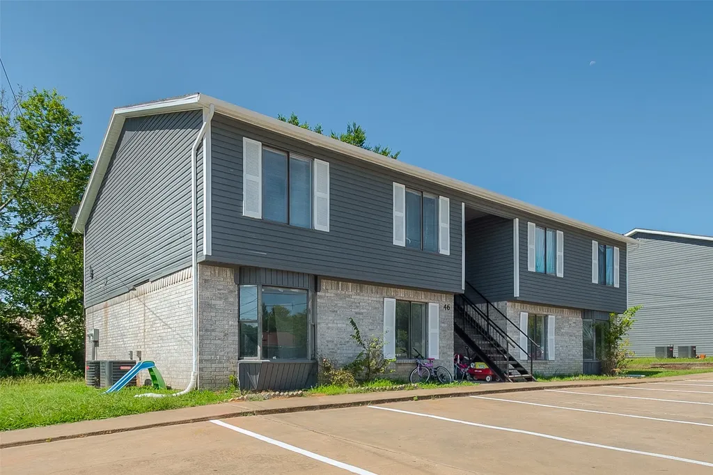 244 W Mcfarland Street Bells TX 75414