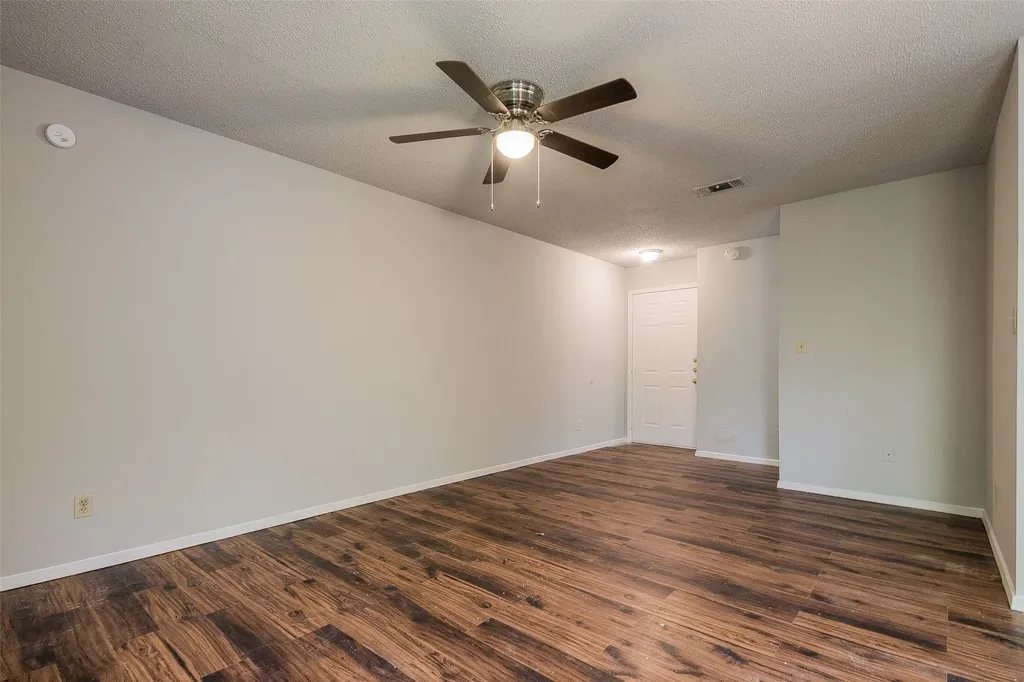 244 W Mcfarland Street Bells TX 75414