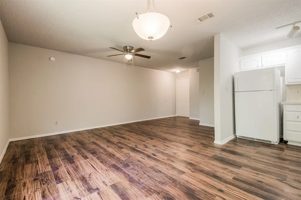 244 W Mcfarland Street Bells TX 75414