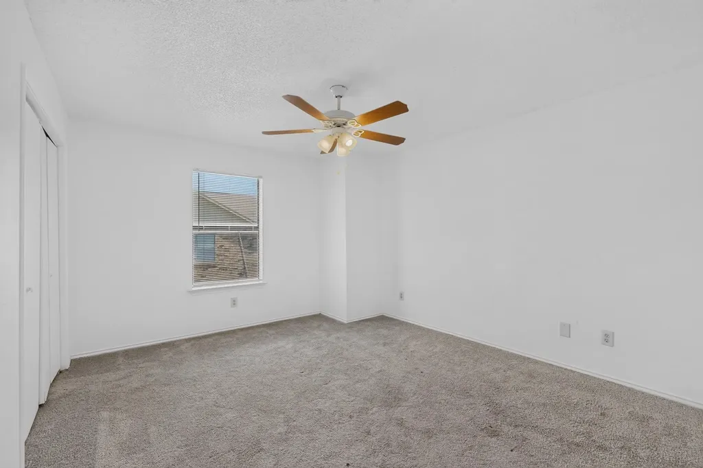 2105 W Walnut Street Garland TX 75042
