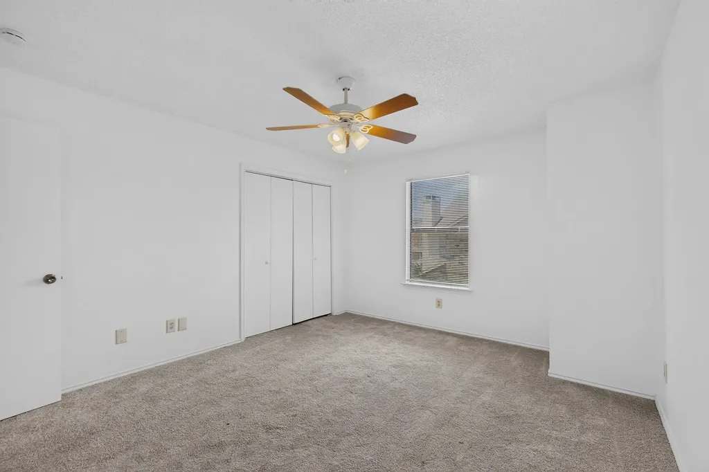 2105 W Walnut Street Garland TX 75042