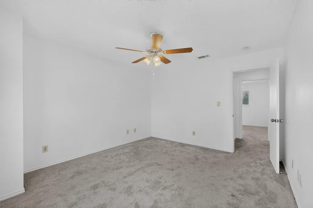 2105 W Walnut Street Garland TX 75042