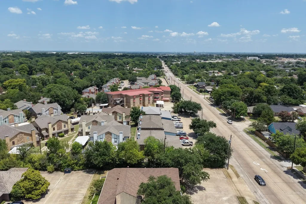 2105 W Walnut Street Garland TX 75042