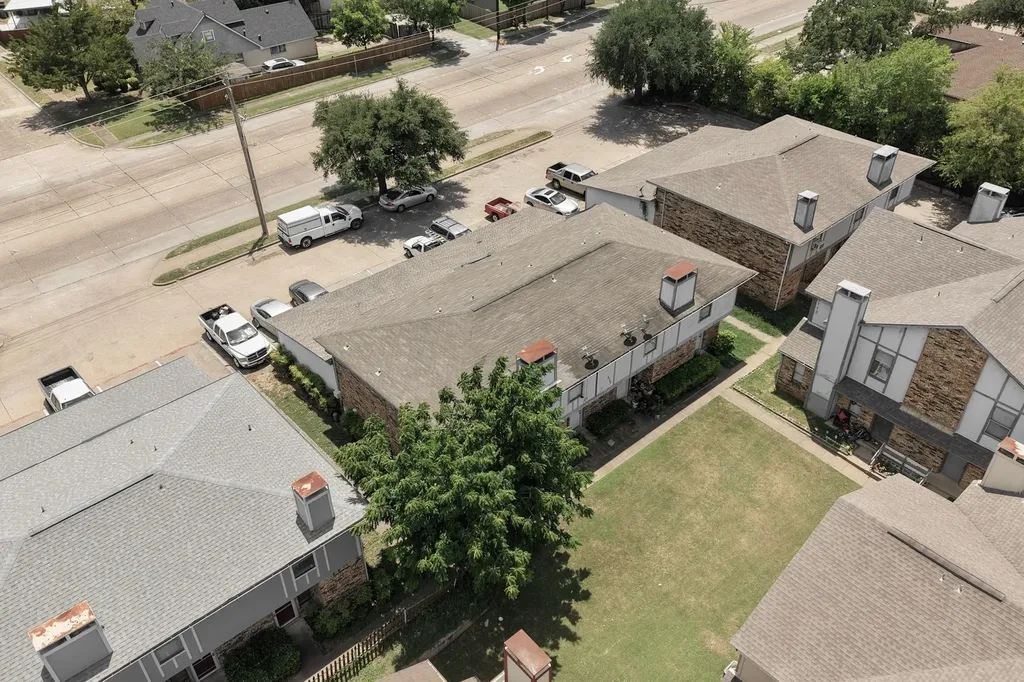 2105 W Walnut Street Garland TX 75042