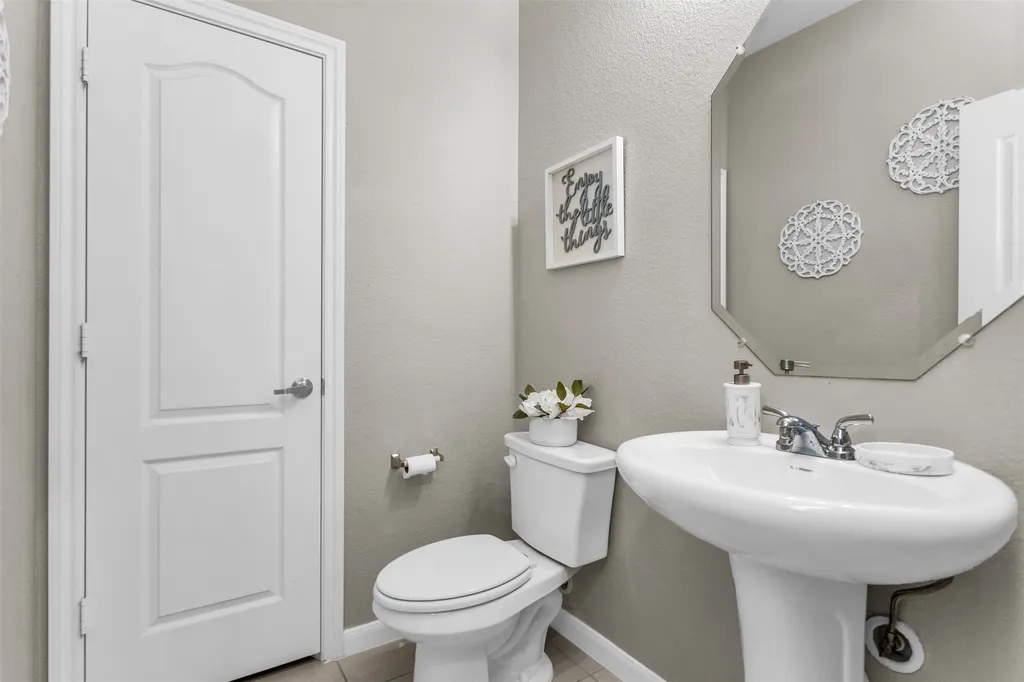 529 Bermuda Avenue Lancaster TX 75146