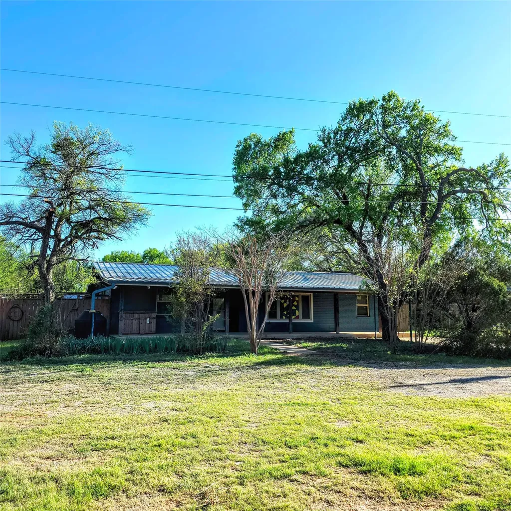 135 Elm Street Palo Pinto TX 76484