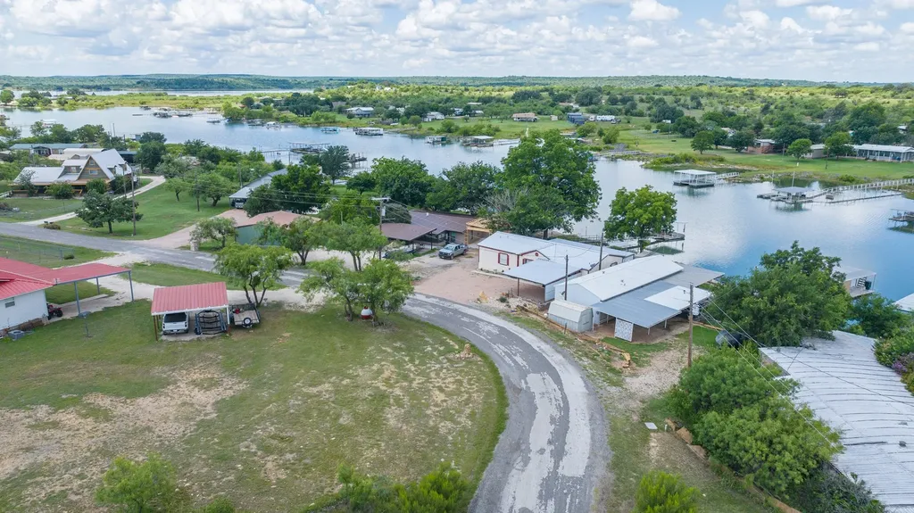 209 Lakeview Drive Coleman TX 76834