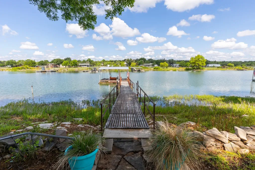 209 Lakeview Drive Coleman TX 76834