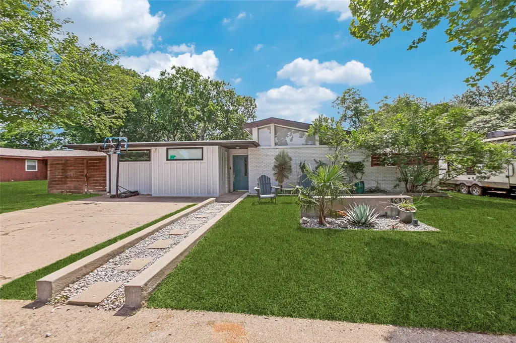 8630 Rolling Rock Lane Dallas TX 75238