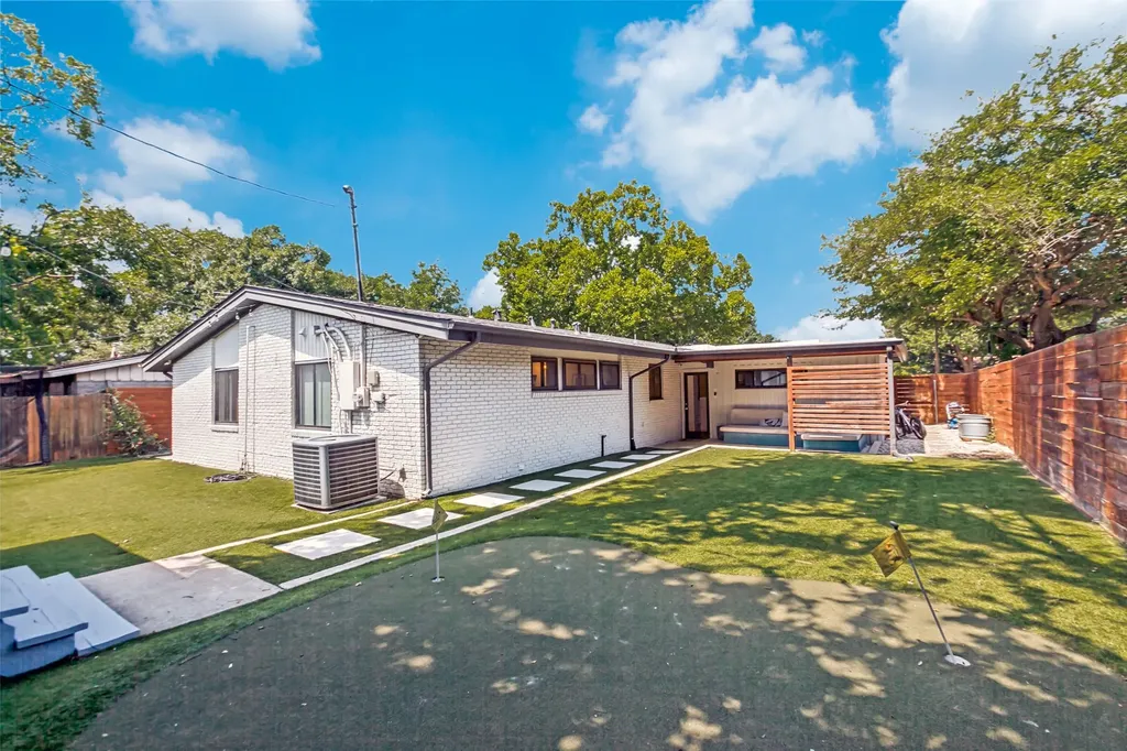 8630 Rolling Rock Lane Dallas TX 75238